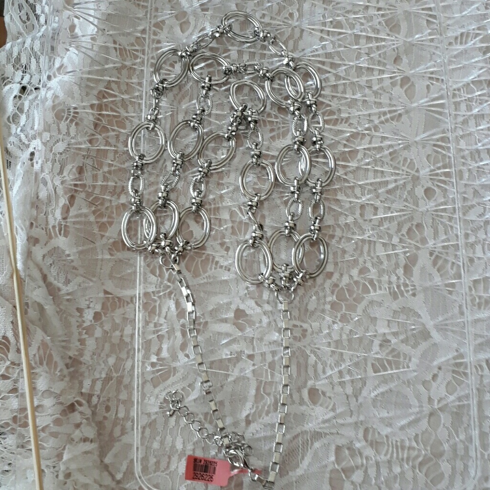LADY'S STATEMENT NECKLACE
